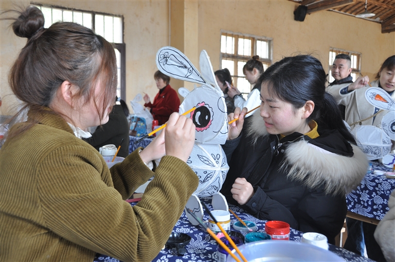 学非遗 庆“三八”